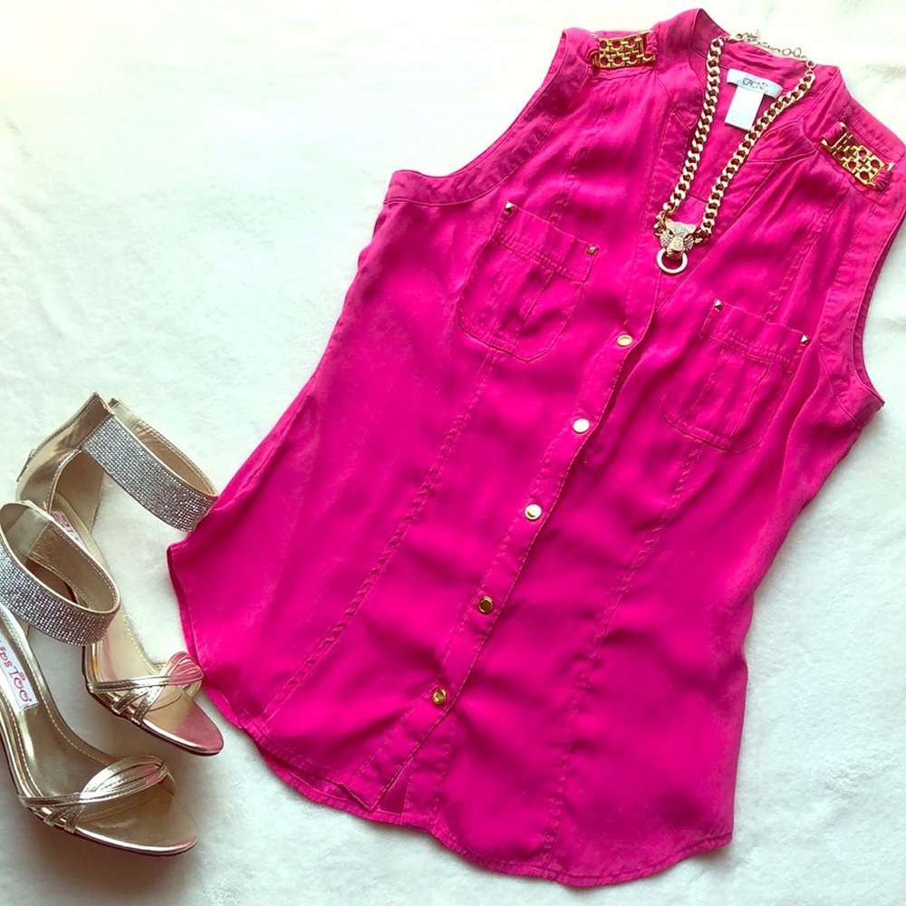 Cache sleeve less button down